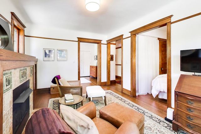 240 S Marion Street 1N, Oak Park, IL 60302