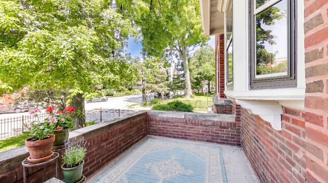 240 S Marion Street 1N, Oak Park, IL 60302