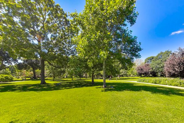 240 S Marion Street 1N, Oak Park, IL 60302