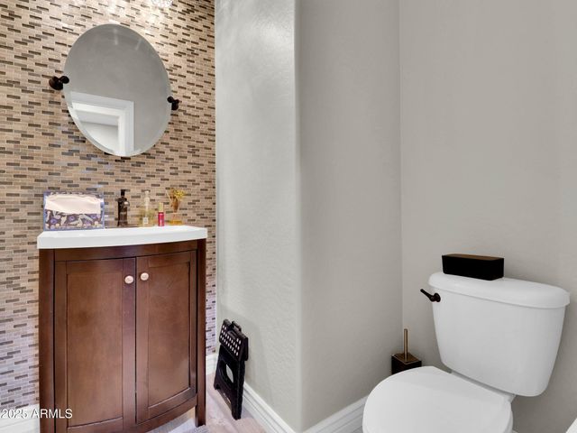 1866 E RAVENSWOOD Drive E, Gilbert, AZ 85298