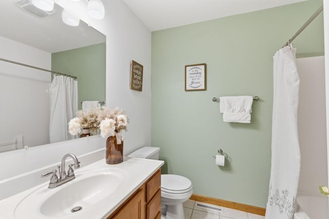 2726 N Goldring Road, La Porte, IN 46350