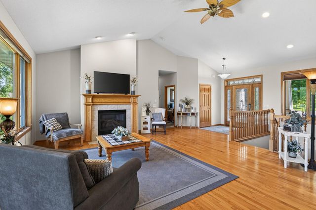 5608 105th Avenue N, Brooklyn Park, MN 55443