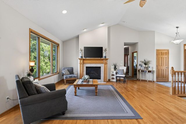 5608 105th Avenue N, Brooklyn Park, MN 55443