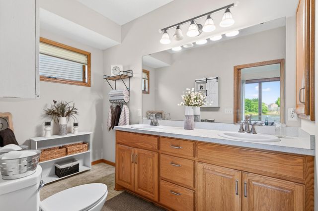 5608 105th Avenue N, Brooklyn Park, MN 55443