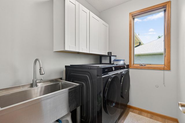 5608 105th Avenue N, Brooklyn Park, MN 55443