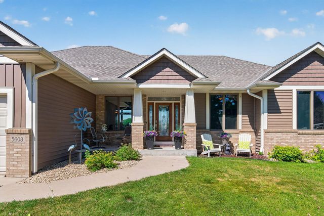 5608 105th Avenue N, Brooklyn Park, MN 55443