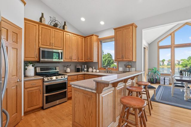 5608 105th Avenue N, Brooklyn Park, MN 55443
