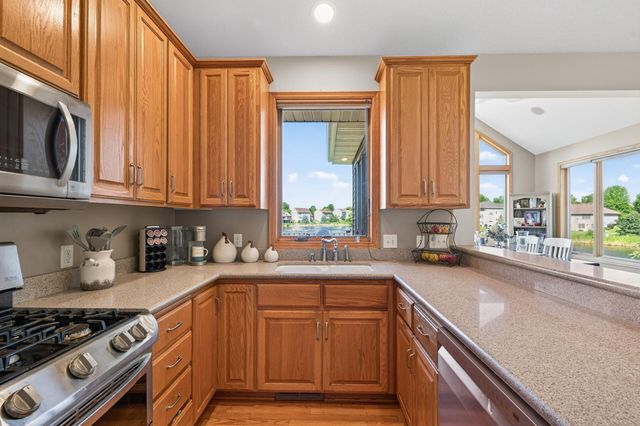 5608 105th Avenue N, Brooklyn Park, MN 55443