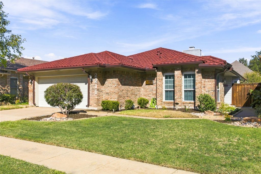 2211 Mediterranean Avenue, Arlington, TX 76011 — exterior