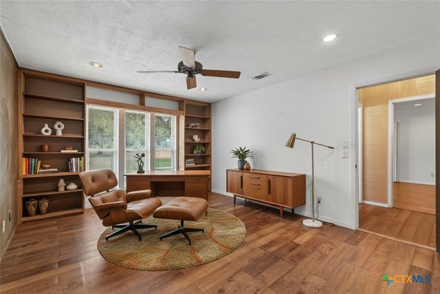 325 Booth Drive, San Marcos, TX 78666