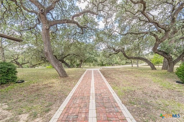 325 Booth Drive, San Marcos, TX 78666