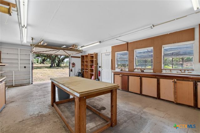325 Booth Drive, San Marcos, TX 78666
