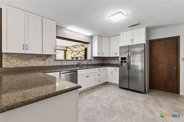 325 Booth Drive, San Marcos, TX 78666