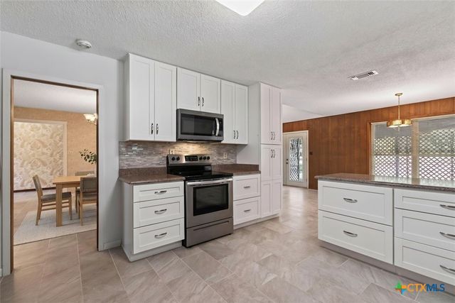 325 Booth Drive, San Marcos, TX 78666