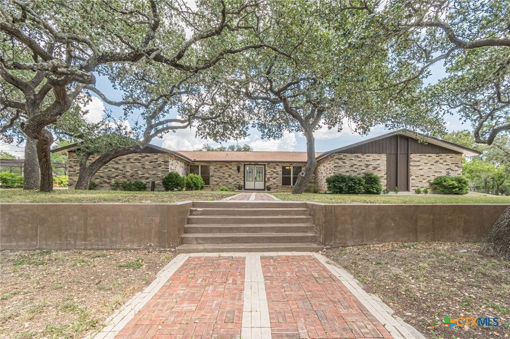 325 Booth Drive, San Marcos, TX 78666