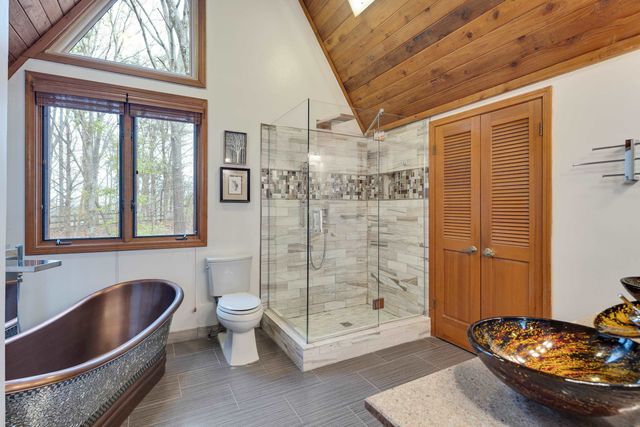 8580 GRAND OAKS CV, Bartlett, TN 38002