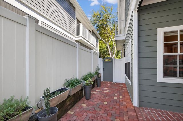 603 24TH AVENUE N, St Petersburg, FL 33704