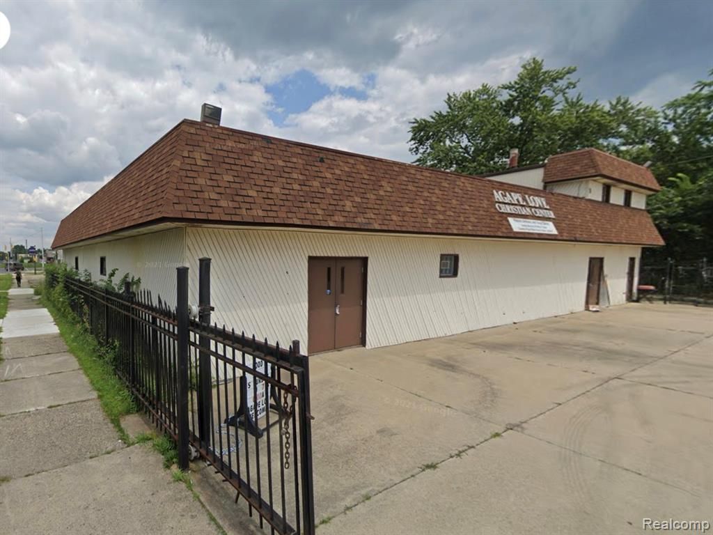 11250 Hayes Street, Detroit, MI 48213