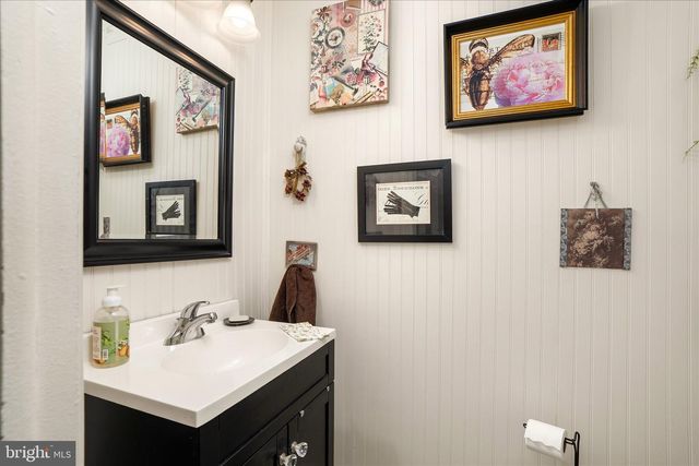 611 GREENWICH, East Windsor, NJ 08520