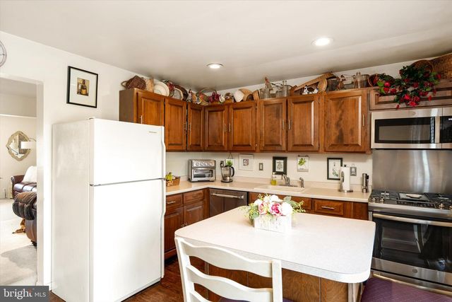 611 GREENWICH, East Windsor, NJ 08520