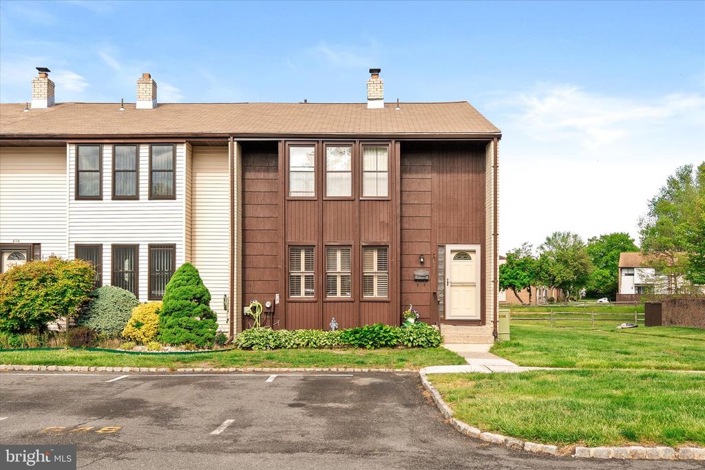 611 GREENWICH, East Windsor, NJ 08520