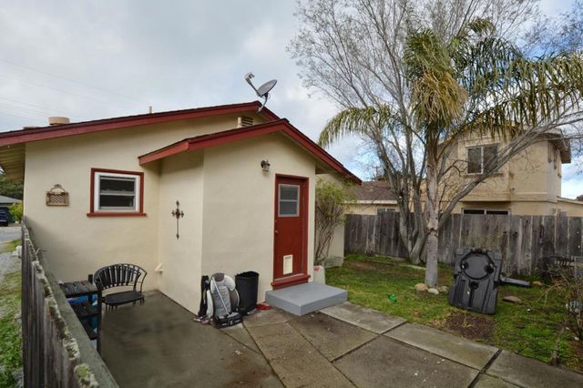 1168 Waring 2, Seaside, CA 93955