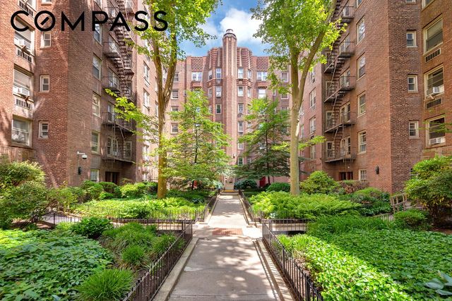 4810 43rd St Apt 5J, New York City, NY 11377