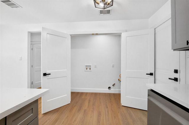 1015 Roper Street, Houston, TX 77034