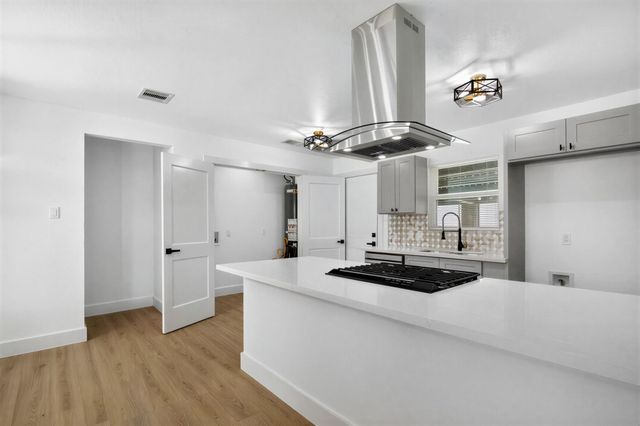 1015 Roper Street, Houston, TX 77034