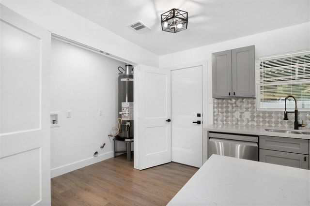 1015 Roper Street, Houston, TX 77034