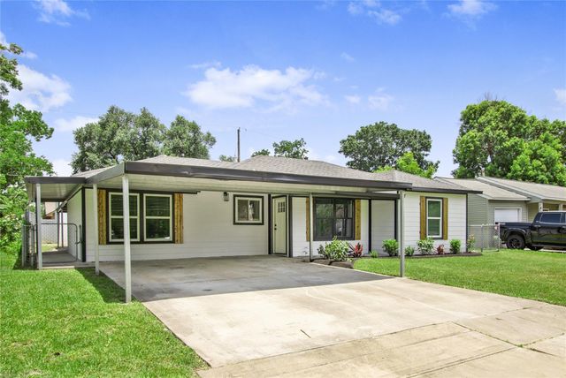 1015 Roper Street, Houston, TX 77034