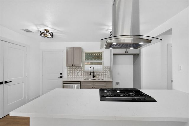 1015 Roper Street, Houston, TX 77034