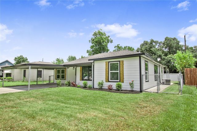 1015 Roper Street, Houston, TX 77034