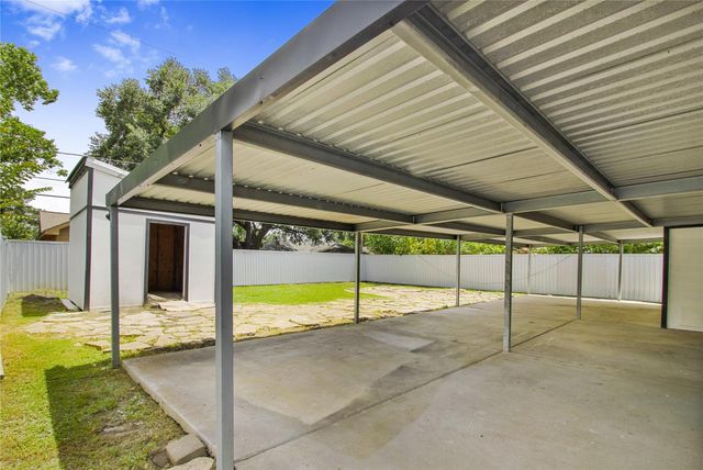 1015 Roper Street, Houston, TX 77034