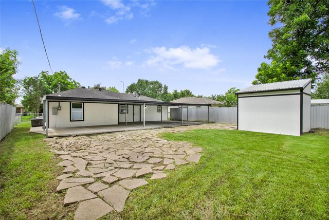 1015 Roper Street, Houston, TX 77034