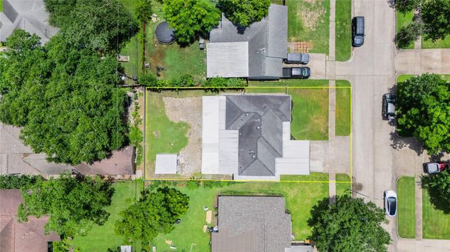 1015 Roper Street, Houston, TX 77034