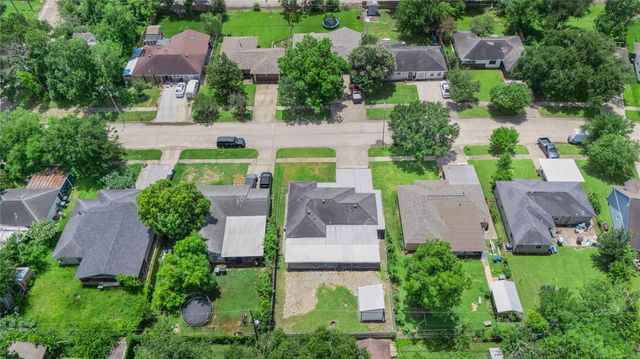 1015 Roper Street, Houston, TX 77034