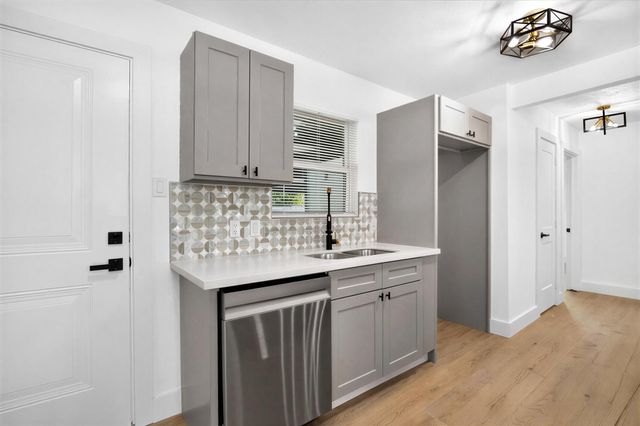 1015 Roper Street, Houston, TX 77034