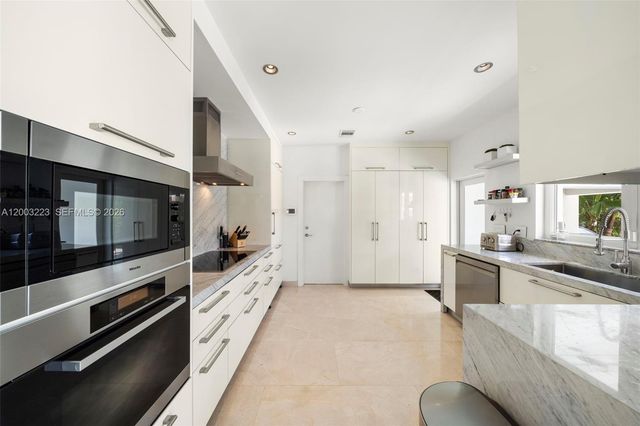330 E San Marino Dr, Miami Beach, FL 33139