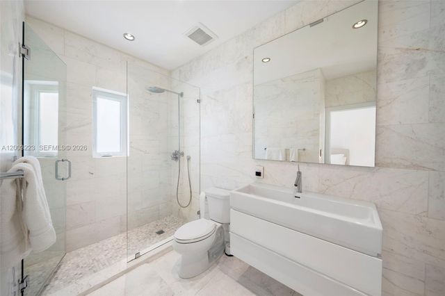 330 E San Marino Dr, Miami Beach, FL 33139