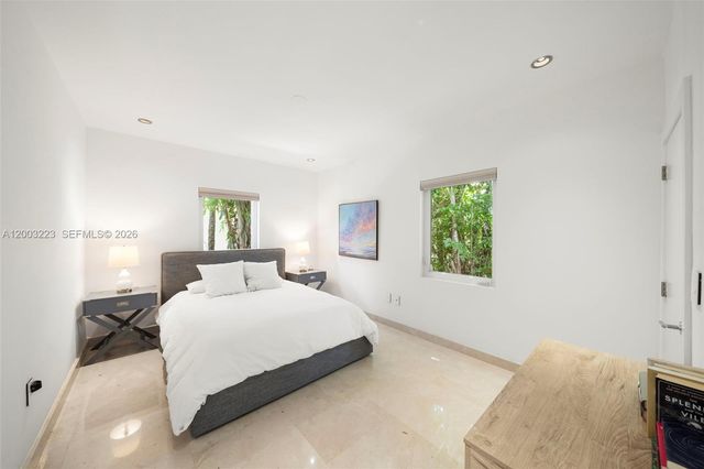 330 E San Marino Dr, Miami Beach, FL 33139