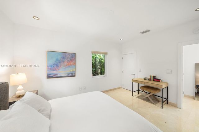 330 E San Marino Dr, Miami Beach, FL 33139