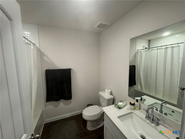 408 St Thomas Street, Lockhart, TX 78644
