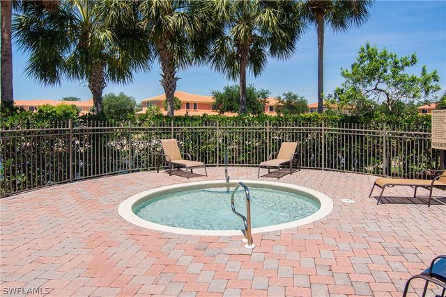 15186 Summit Place CIR, Naples, FL 34119