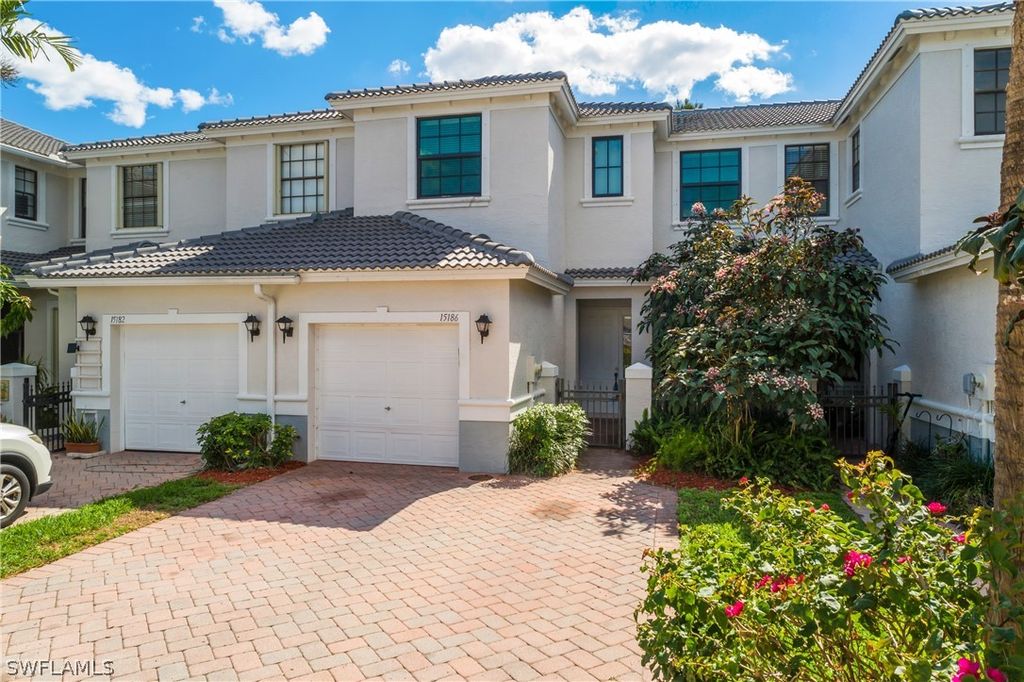 15186 Summit Place CIR, Naples, FL 34119