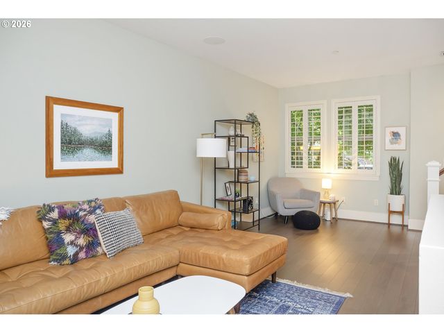 669 Sw TRILLIUM CREEK Ter, Portland, OR 97225