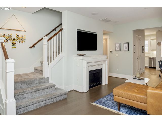 669 Sw TRILLIUM CREEK Ter, Portland, OR 97225