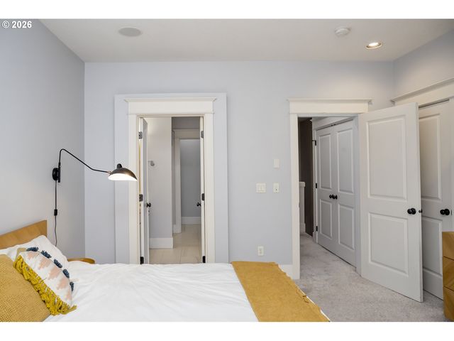 669 Sw TRILLIUM CREEK Ter, Portland, OR 97225