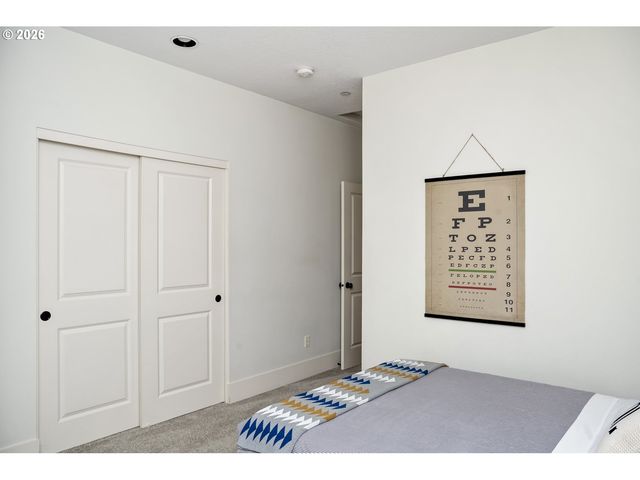 669 Sw TRILLIUM CREEK Ter, Portland, OR 97225