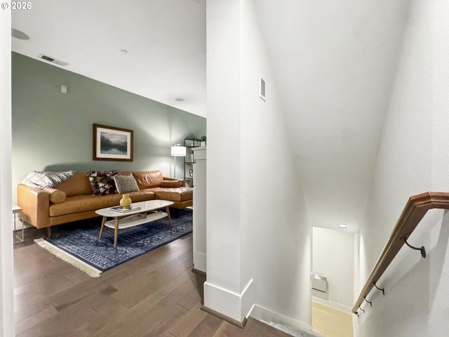 669 Sw TRILLIUM CREEK Ter, Portland, OR 97225